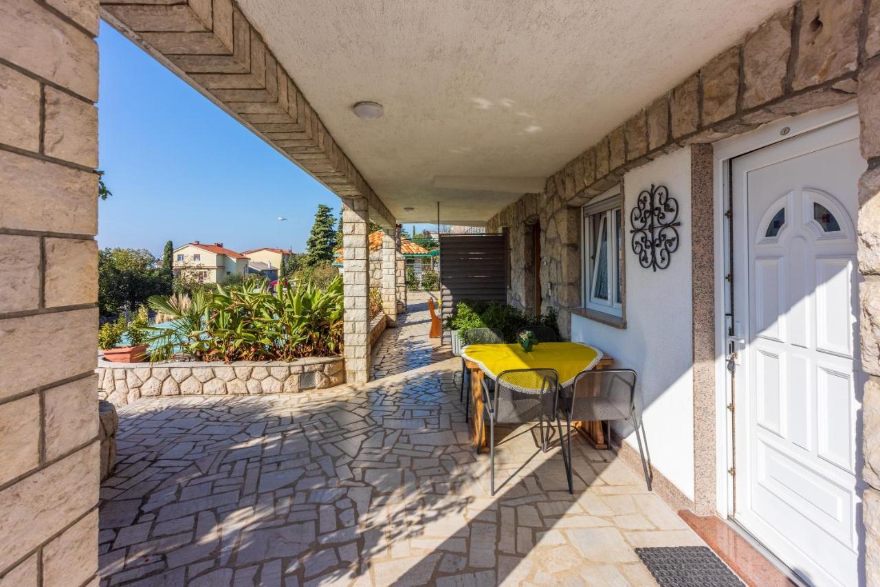 Apartmani Ellen Crikvenica Exterior foto