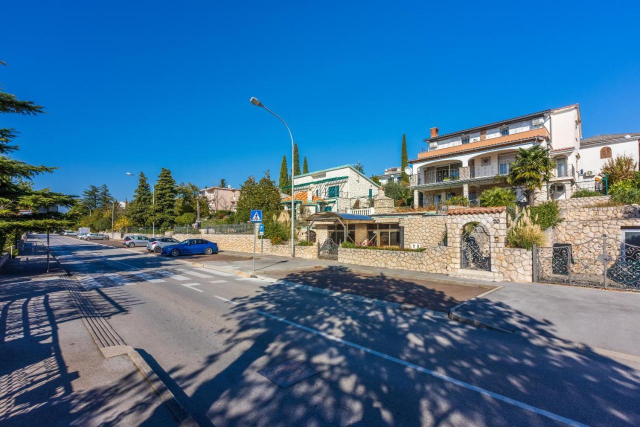 Apartmani Ellen Crikvenica Exterior foto